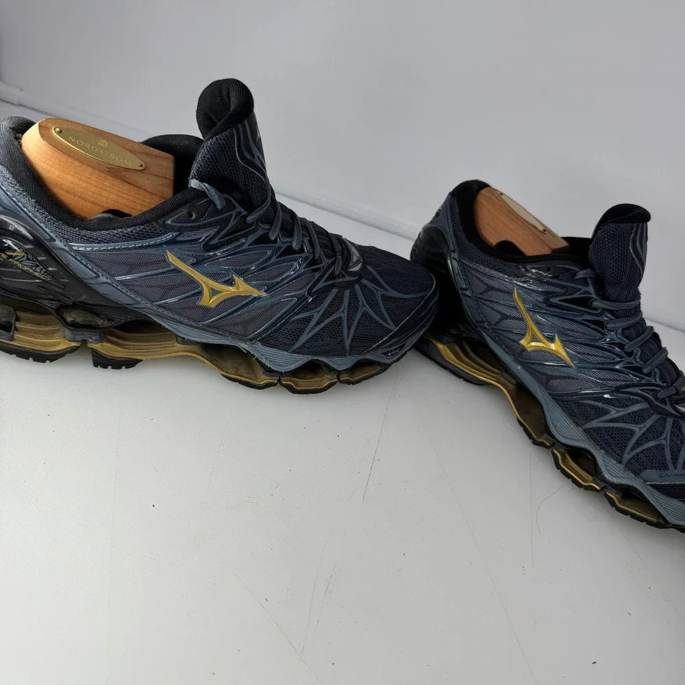 Mizuno Wave Prophecy 7 Men 8 Grey Gold Running Athletic Sneakers J1GC180050